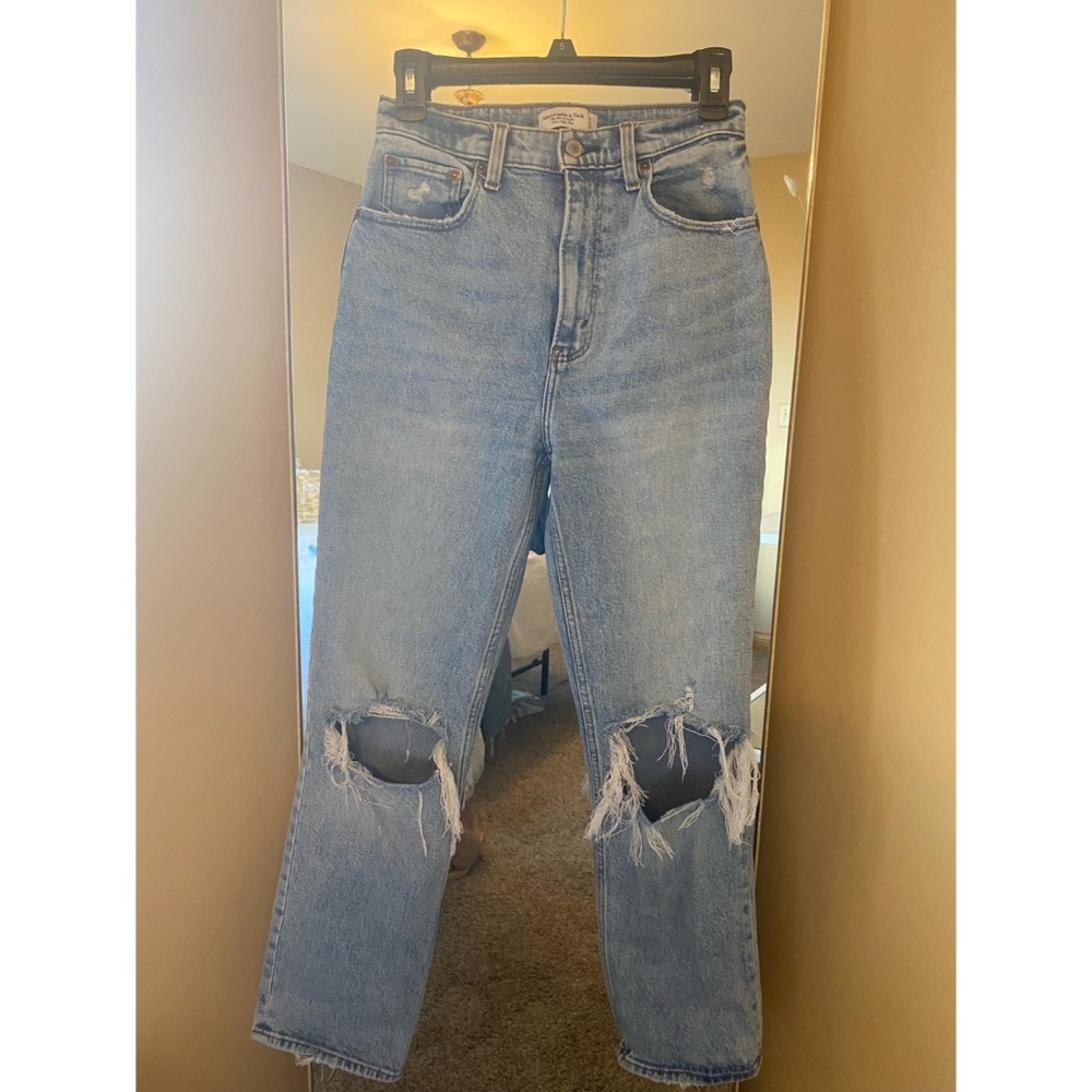 Abercrombie 90’s Straight ultra High Rise